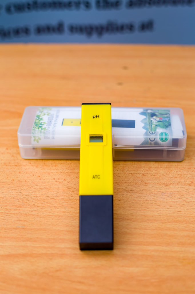 LabNeeds's tweet image. Get Accurate pH Readings in Seconds! 

Our Digital pH Meter at Lab Needs Solution is perfect for labs, water testing, hydroponics, and more! ✅ Fast, precise, and easy to use.

📍 Order yours today! #LabNeedsSolution #pHTesting #AccuracyMatters #HealthTech
