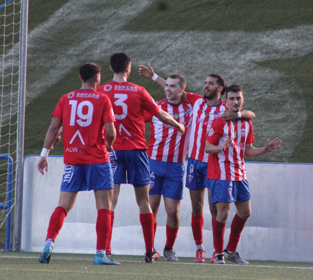 🟢 Pablo Bernárdez: «Hemos cambiado la mala dinámica de inicio de temporada»

🎙️El futbolista del <a href="/AtcoMonzon/">Atlético Monzón Alumbra</a> habla de la buena trayectoria que atraviesa el equipo, el empate en Los Olmos o su estado físico tras superar una grave lesión:

ondacerocinca.es/2025/02/17/pab…