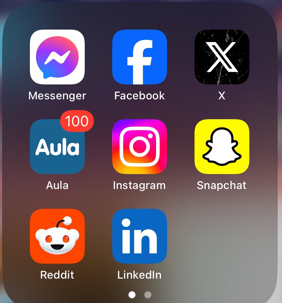 Ok, FUCK den seneste #Aula opdatering for at lægge 100 notifikationer man ikke kan komme af med. 
Det fucker min stress helt op 🤬🤬🤬