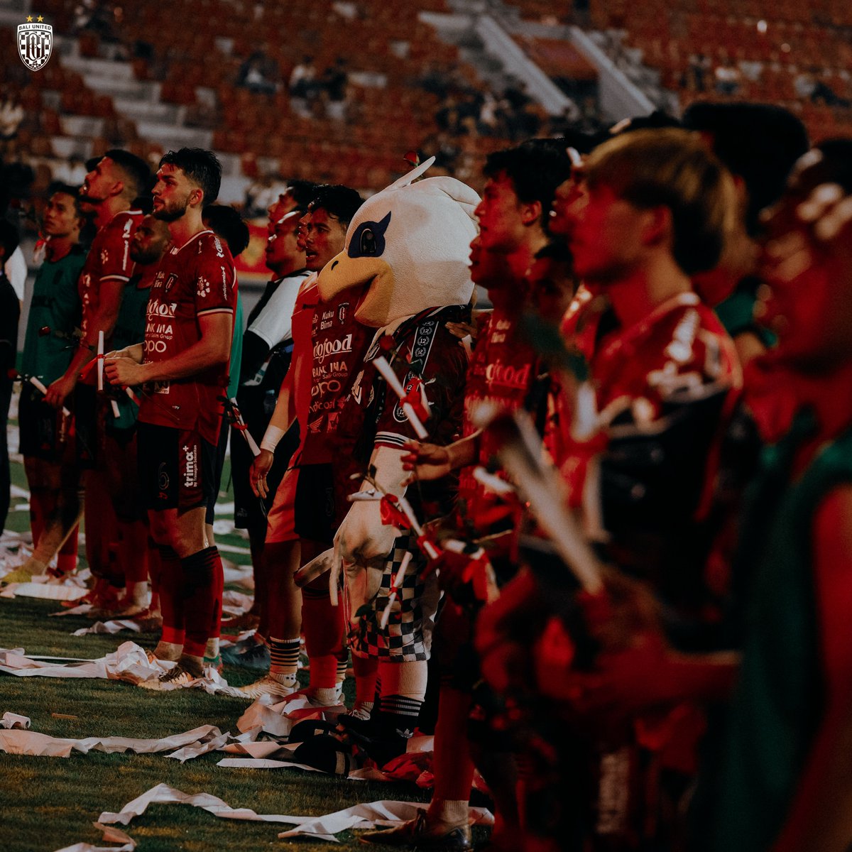 BaliUtd's tweet photo. 🅼🅰🆃🆄🆁 🆂🆄🅺🆂🅼🅰
Kebersamaan yang selalu harus dirayakan #TheFirst10 @Northsideboys12
_
#BaliUnited #BerjuangBersama https://t.co/8ux9lygu7o