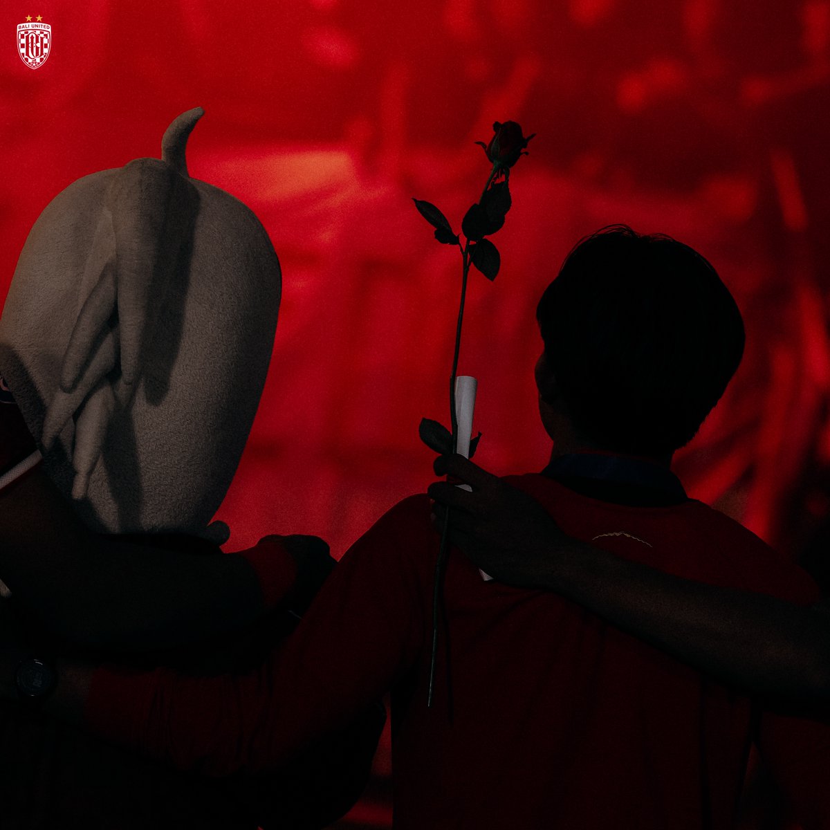 BaliUtd's tweet photo. 🅼🅰🆃🆄🆁 🆂🆄🅺🆂🅼🅰
Kebersamaan yang selalu harus dirayakan #TheFirst10 @Northsideboys12
_
#BaliUnited #BerjuangBersama https://t.co/8ux9lygu7o