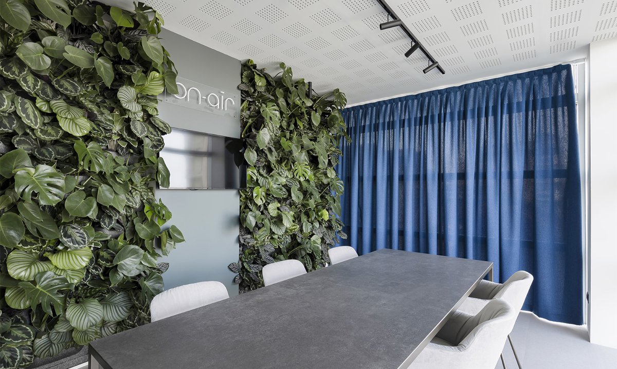 PiancaPartners's tweet photo. 𝗤𝘂𝗮𝗱𝗿𝗶𝗳𝗼𝗴𝗹𝗶𝗼 𝗚𝗿𝗼𝘂𝗽 | 𝗖. 𝗦𝗽𝗮𝗰𝗲

A 150sqm space with a domestic atmosphere where the furniture and seats of Quadrifoglio Group help to make it a 𝘄𝗮𝗿𝗺 𝗮𝗻𝗱 𝘄𝗲𝗹𝗰𝗼𝗺𝗶𝗻𝗴 𝗽𝗹𝗮𝗰𝗲.

#piancaandpartners #thecontracthub #architecture #interiordesign https://t.co/ZOT4hI5jDM