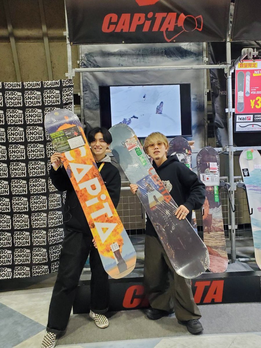 intense851's tweet photo. #JSBCSNOWTOWN
京セラドーム会場から
さくちゃんのレポートをお届け🏂

2/24(月)ついに完全閉店ということで
今日がラスト中継でした！

みなさん三連休はぜひ
スタッフの平松さんを探して
ババ抜き🃏してね🏃‍♂️✨

⛄️https://t.co/k8YJpOMvoM

#ナイスガイポーズ🕺
#インテンス851 #FM大阪 https://t.co/EB1EhqNZVu
