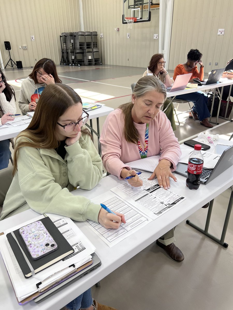 Evidence Based Practices PD at
Salter Elementary. This training was great. Teachers were engaged and collaborating with others. 
#OMI #AMSTI