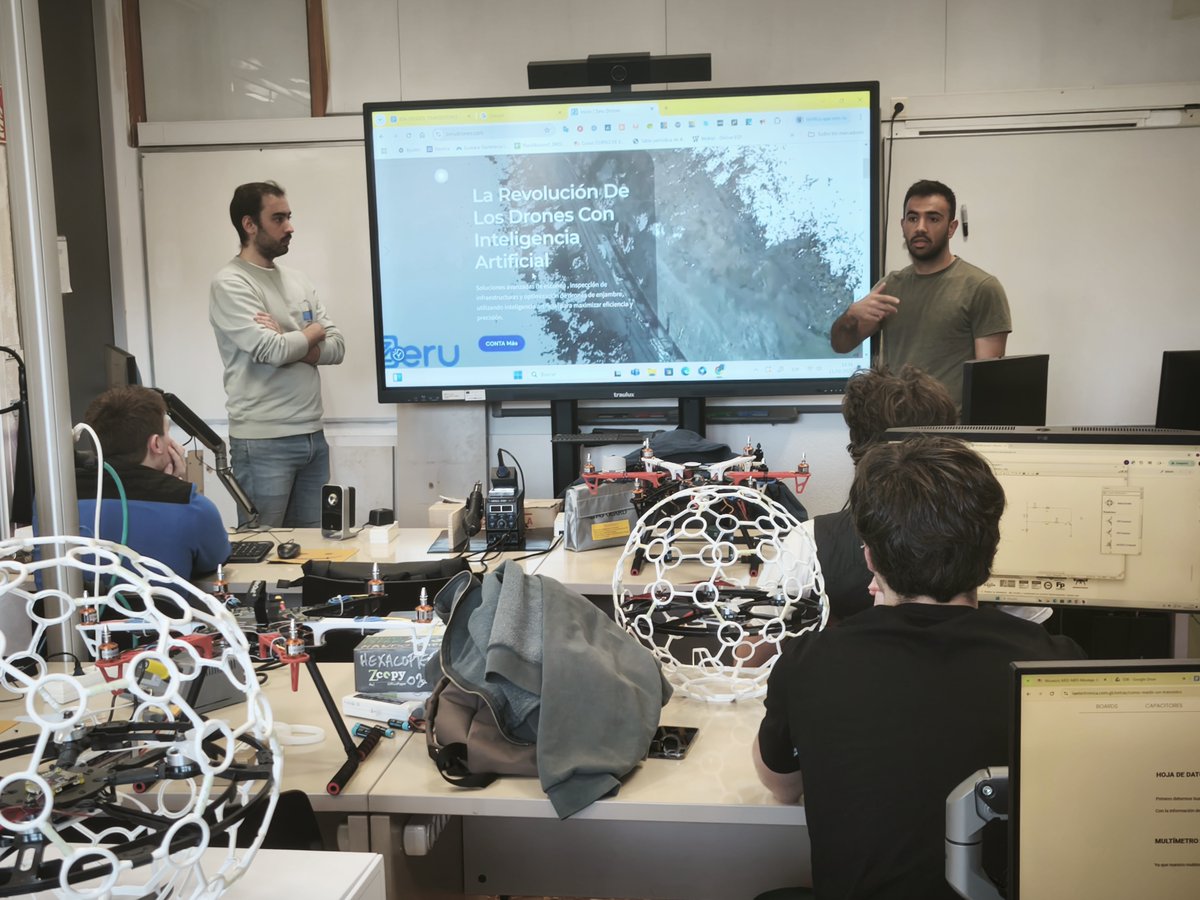 La startup ZeruDrones ha explicado al alumnado del Curso de Especializacion de drones <a href="/fpbidasoa/">CIFP BIDASOA LHII</a> sus proyectos utilizando drones con conectividad 5G e Inteligencia Artificial. Muy interesante!!! 👏👏👏