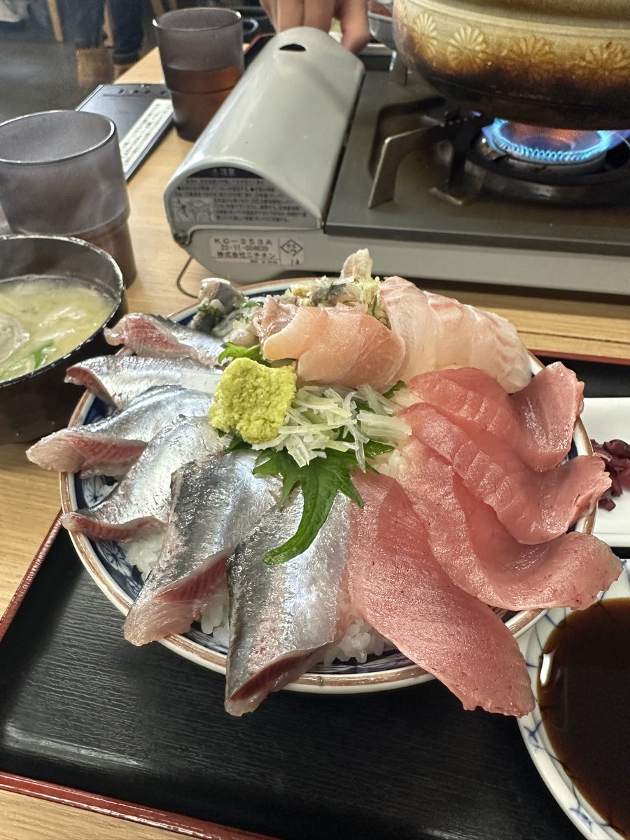 TONDE_TOYAMA's tweet photo. 富山でとれている真いわしの脂のりが人知を超えてた。 https://t.co/Z9NeVZOSRk