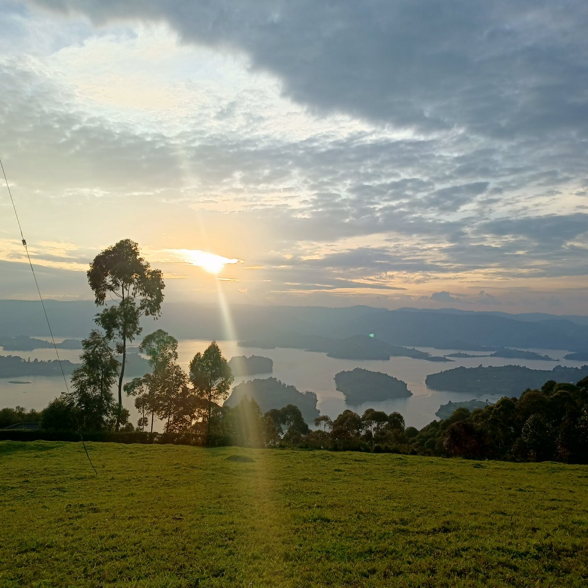 How about you start now to plan for the Easter Escape to Lake Bunyonyi and Mburo. A 4 Days trip with us Check our pinned For the plan.