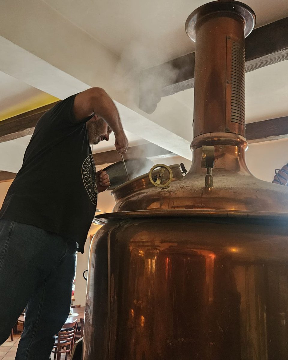 WHClab's tweet photo. The first collaboration with Banana Split liquid yeast 🍌

To celebrate the release of Banana Split liquid yeast, we partnered with @BWidawa in Chrząstawa Mała, Poland, to brew an amazing beer.

Want to try Banana Split liquid yeast? Get in touch.

📧: sales@whclab.com https://t.co/pZoEfP3yYA