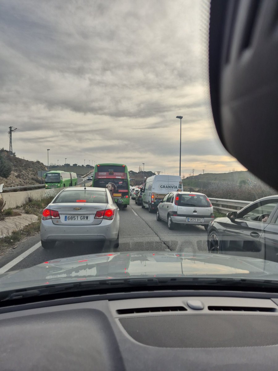 _Jesus_Camacho_'s tweet photo. A @carlosblazquezr. 9:46 de la mañana y otra vez atrapados en nuestro pueblo. No se puede salir y esto ya es la historia de cada día. Vivimos en una ratonera. Para tener una urgencia... https://t.co/tFzarZRnHN