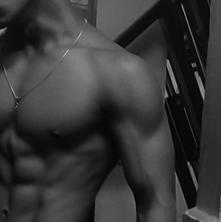 farismafa's tweet photo. bodybilding ❤️

#sporty #gym #fitness #pose https://t.co/zgPN6qz077