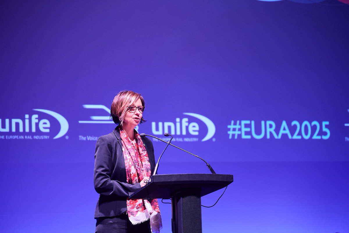 Our Director-General Magda Kopczyńska bestowed a special 🏆 on Former Executive Director of <a href="/ERA_railways/">EU AgencyForRailways</a> <a href="/JoDoppelbauer/">Josef Doppelbauer</a> at the <a href="/EU_RailwayAward/">EuropeanRailwayAward</a> ceremony. ✨

Under his leadership, the European Union Agency for Railways helped reshape rail in 🇪🇺. Thank you, Josef! 👏

#EURA2025