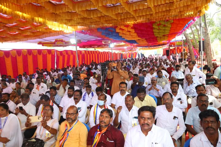 thirumaofficial's tweet photo. காஞ்சிபுரத்தில் இன்று நடைபெற்ற 
உலக திரிபிடகங்கள் மாநாட்டில் கலந்துகொண்டு உரையாற்றினேன். https://t.co/bna7tquDeF