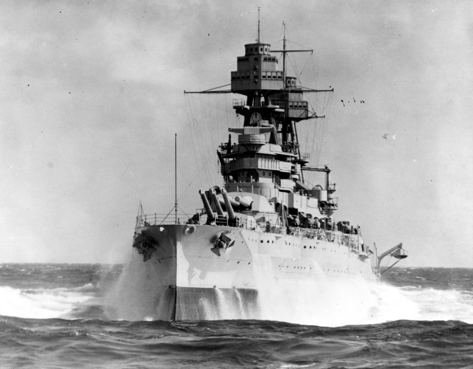 r116440's tweet photo. 🇺🇸 @USNavy Pennsylvania class #battleship USS Arizona (BB-39) in the 1930s after her 1929 modernisation #warship #navy #naval #BB39 #USSArizona https://t.co/1zDYbjaQCD