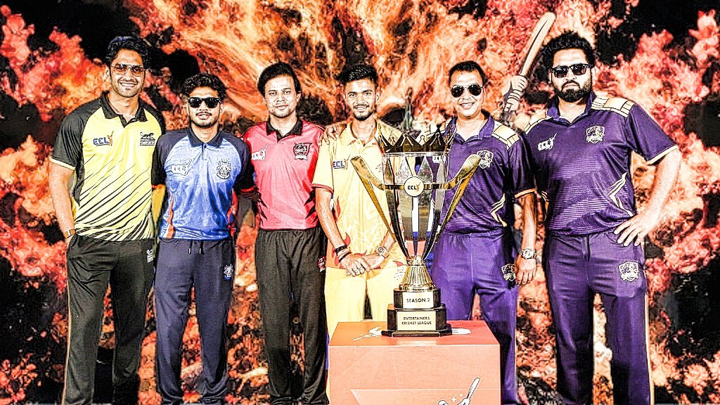 Musarap23's tweet photo. •DONGRI KA KING 👑 🔥 👑 🔥     
   #MUMBAI @Musarap23 🔥
 
          🎉🎉🎉🎉🎉🎉

#ECL #MunawarFaruqui #MKJW https://t.co/SbcygXanSa