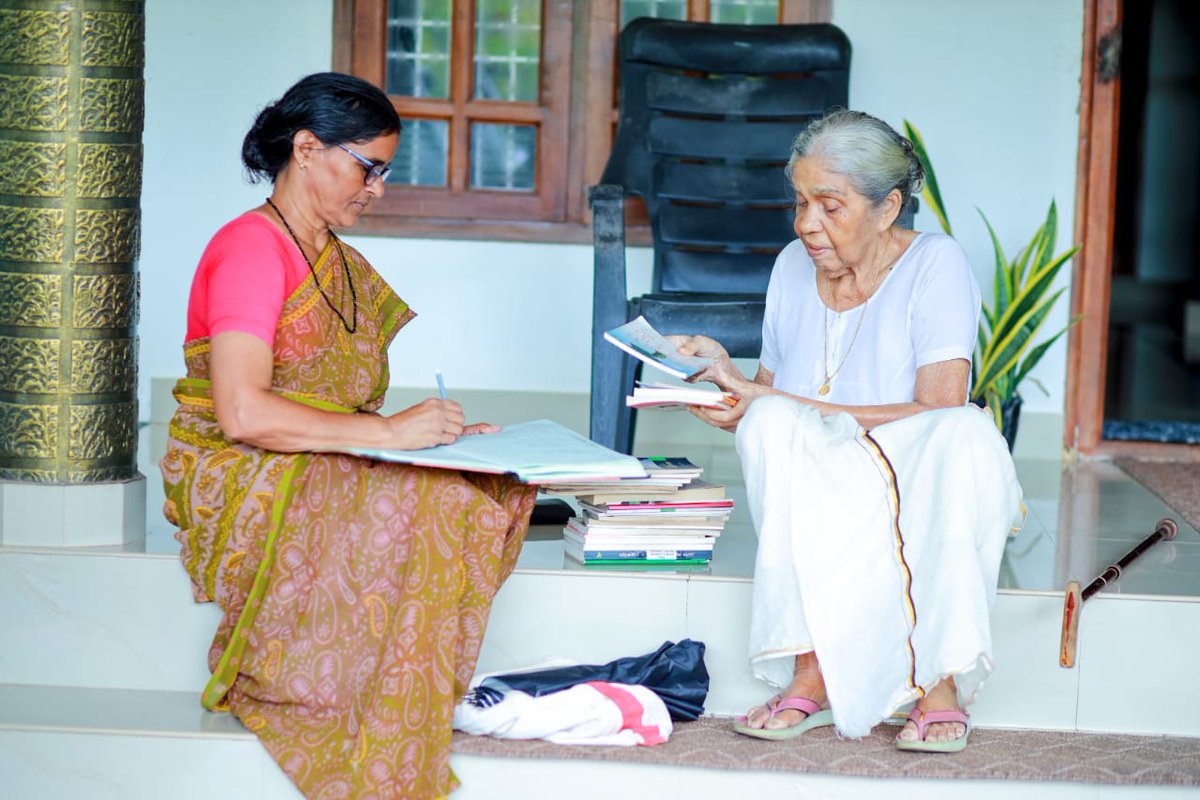 NitheeshNaranan's tweet photo. For the past 23 years, Radha has been going to every house in Vellur village of Kannur, Kerala with a bag full of books from Jawahar Library. She is a mobile library, ensuring the books reach the elderly, to those visiting the library is difficult. Read
https://t.co/dgU1rsxBWK https://t.co/h4ojMkgroF