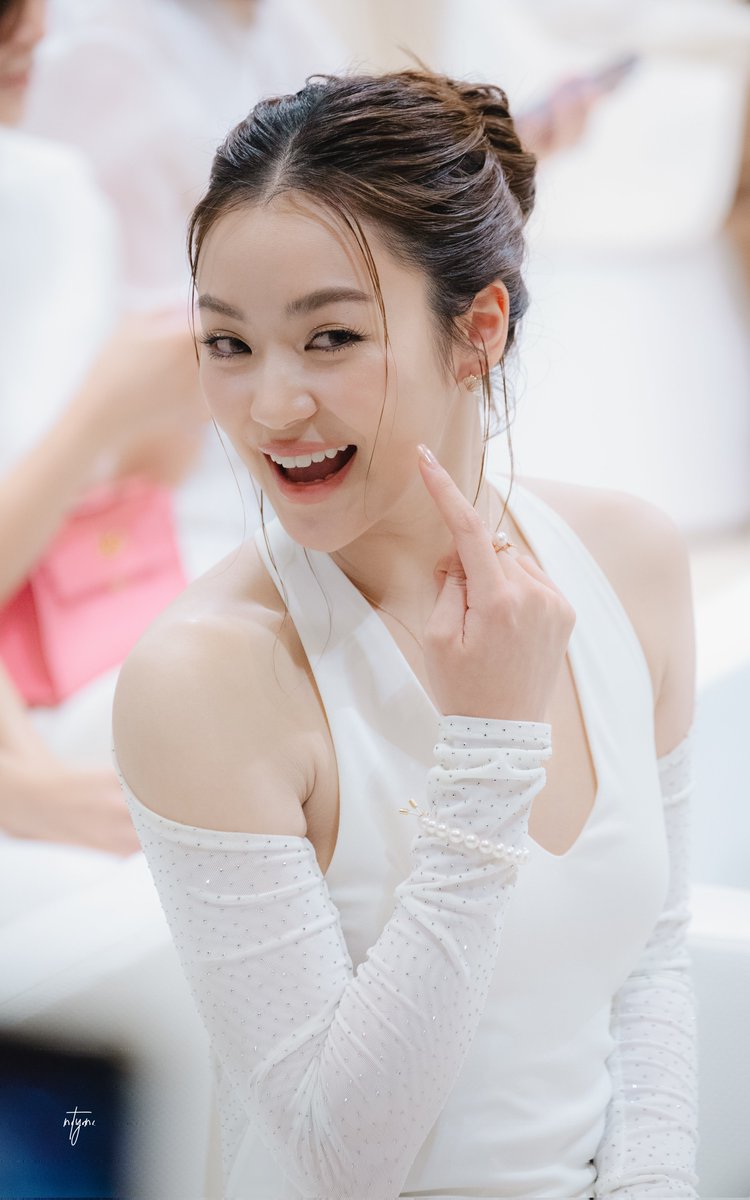 ntyynn's tweet photo. หนูน่ารักมั้ย🤍

CELEBRATE MIKIMOTO X MIU
#MikimotoXMiuNatsha
#MiuNatsha #หมิวณัชชา https://t.co/9cFnxJybht