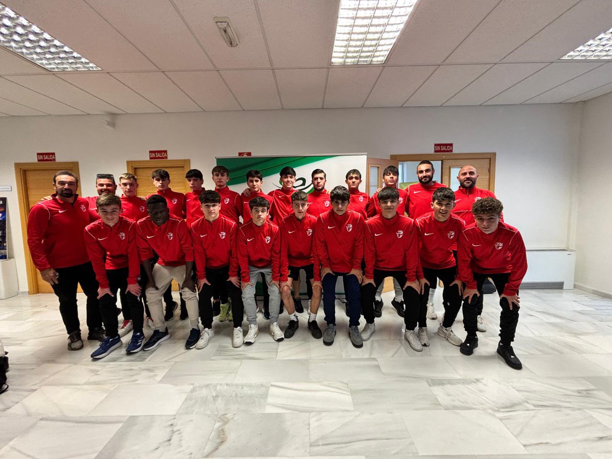 🏆🟢⚪️🟢| COPA ANDALUCÍA

En el día de ayer recibimos a nuestros jugadores y a sus familias de las selecciones Infantil y Cadete en nuestra sede 🏠 para darles todo el ánimo y apoyo necesario. 🙌🏻

Os deseamos mucha suerte y que disfrutéis al máximo esta experiencia tan bonita🤩