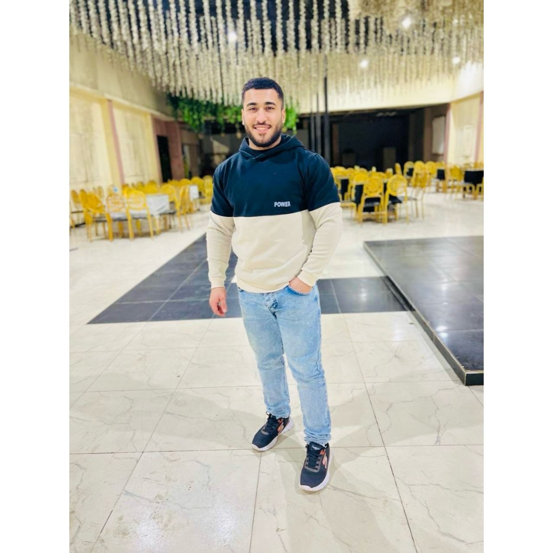 نحترم من يحترمنا اما الكبير فهو الله ☝️🙅