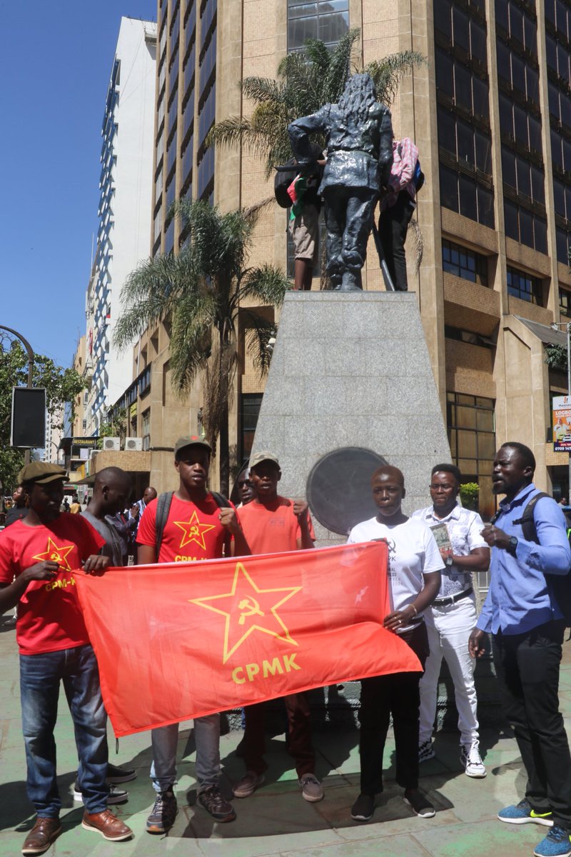 ryleague_Kenya's tweet photo. Today, on the day the colonialists hanged our national hero Dedan Kimathi, our cadres got together at his statue in town to clean &amp; restore it together with @Wahengayouths.
#KimathiLives #KimathiDay https://t.co/zcrqUxAYl3