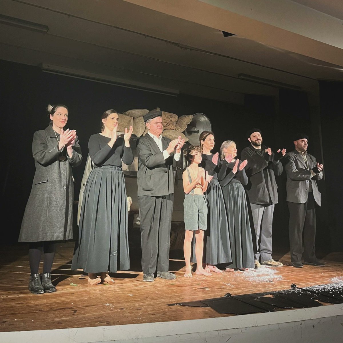 A primeira paragem de 2025 da FURGONETA do Teatro de Balugas, foi no Ciclo de Teatro Galego-Português do CONVERGÊNCIAS - 𝐅𝐞𝐬𝐭𝐢𝐯𝐚𝐥 𝐂𝐮𝐥𝐭𝐮𝐫𝐚𝐥 𝐏𝐨𝐫𝐭𝐮𝐠𝐚𝐥-𝐆𝐚𝐥𝐢𝐳𝐚. A viagem continua!

#FestivalConvergências