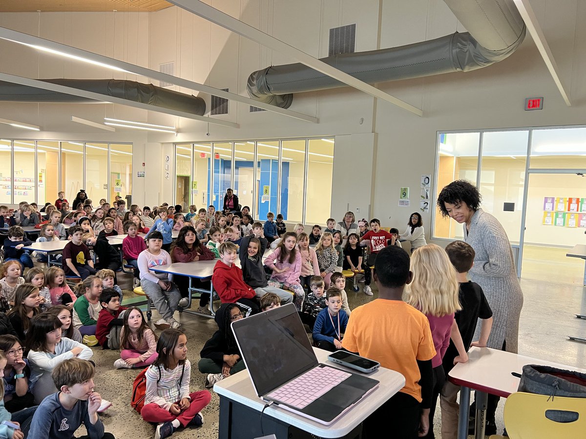 DrKCBerggren's tweet image. Off to a 🐊 chomping great start with author Amber Ivey (“A.I.”) @ChathamGroveES @CGELibrary this morning! 🐊🦾🤖 #ccslibrarymedia #ccsdigitallearning #ccsyoungauthors @ChathamCoSch