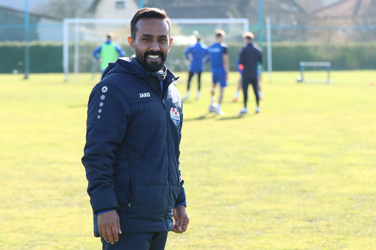 NK Slaven Belupo (@nkslavenbelupo) on Twitter photo 🇸🇦 Yaser Muhammad Al-Harbi iz Saudijske Arabije, novi je pomoćni trener u našem stručnom stožeru. Priključio nam se u listopadu i ostat će s nama do kraja sezone
🤝 <a href="/Yaser_M_AlHarbi/">Yaser Al-Harbi</a>, želimo ti ugodan boravak i da stekneš što više znanja koja ćeš prenijeti na talente u <a href="/SSDFT_AR/">برنامج الابتعاث السعودي لتطوير مواهب كرة القدم</a> 🇸🇦 Yaser Muhammad Al-Harbi iz Saudijske Arabije, novi je pomoćni trener u našem stručnom stožeru. Priključio nam se u listopadu i ostat će s nama do kraja sezone
🤝 <a href="/Yaser_M_AlHarbi/">Yaser Al-Harbi</a>, želimo ti ugodan boravak i da stekneš što više znanja koja ćeš prenijeti na talente u <a href="/SSDFT_AR/">برنامج الابتعاث السعودي لتطوير مواهب كرة القدم</a>