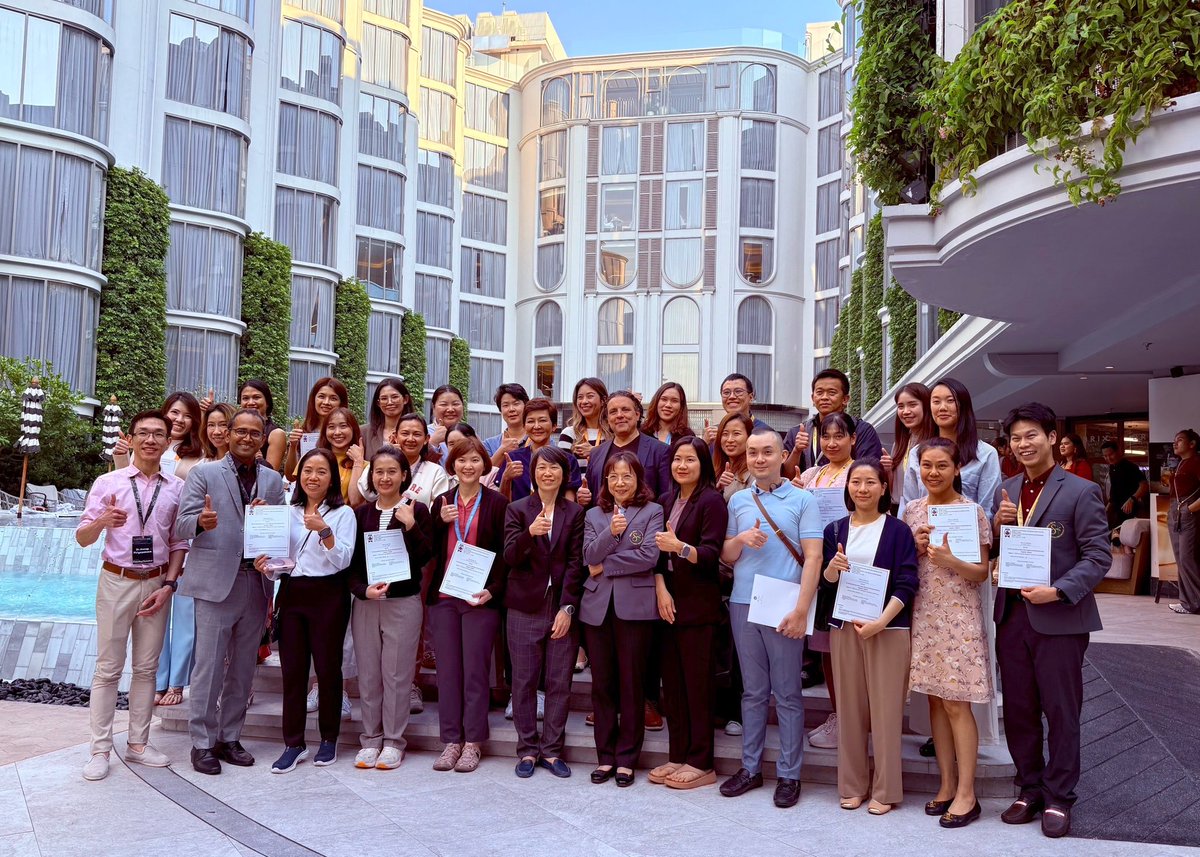 SuwimonTang tweet media