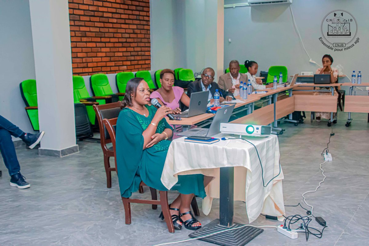 Lors de sa présentation, Amb. #Salomé_NDAYISABA, Directrice au <a href="/MAEBurundi/">MAECD</a>, a mis en avant l'importance de structurer formellement la diaspora burundaise afin de renforcer ses liens avec le pays 🇧🇮 et d'accroître sa contribution au développement économique. #BurundiDiaspora