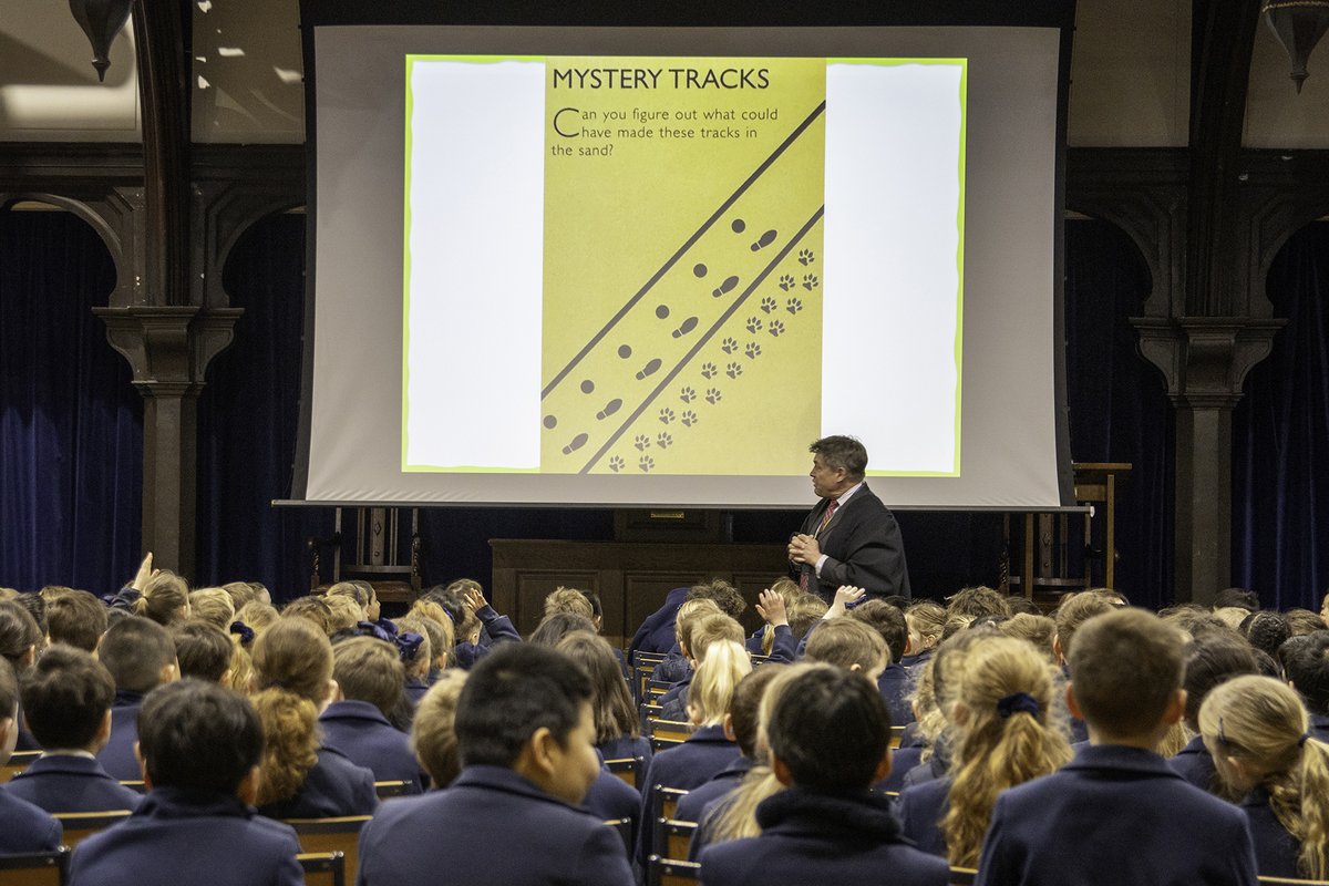 George_Heriots's tweet image. For the first assembly back after half-term, Mr Morrison reminded us about the importance of asking for help where needed. As Charlotte in P2, Chloe in P7 and Mrs Anderson showed, we all have someone to whom we can turn to take on life&apos;s challenges.
 #AskingForHelp