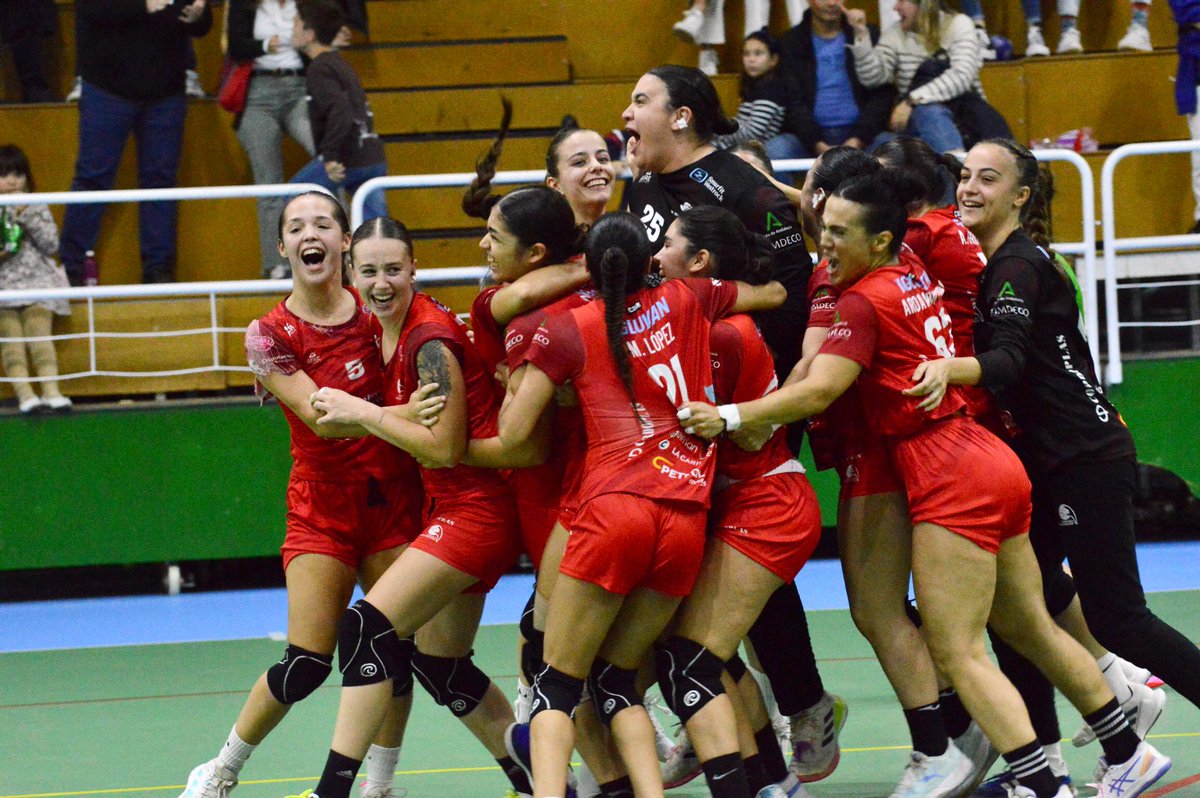 Os acordáis del fin de semana de esta foto y de la gente que nos arropó?? Pues queremos otro igual o mejor 💪🏾 
Estate atent@ a la semana!!
Apúntatelo: 
📆 SÁBADO 22F  
#soñandojuntas