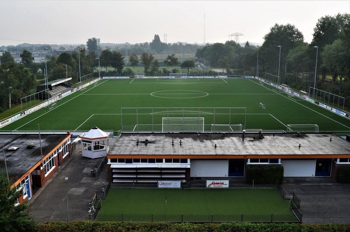 oranjenassau's tweet photo. Morgenavond, woensdag 19 februari, de bekerkraker van Oranje Nassau tegen @VVHoogeveen . Het veld is sneeuwvrij dus vanaf 20.00 uur kan er gevoetbald worden. https://t.co/tSvkLgrLK4