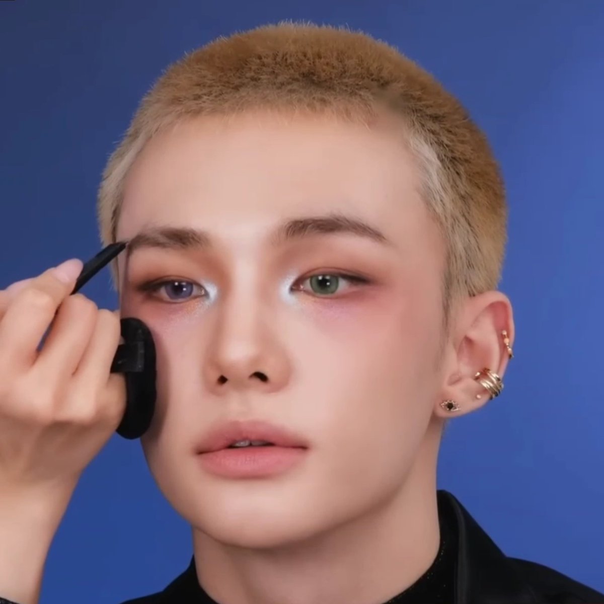 ssomi_SKZlove's tweet photo. 인형아님? https://t.co/u896CvvOhl