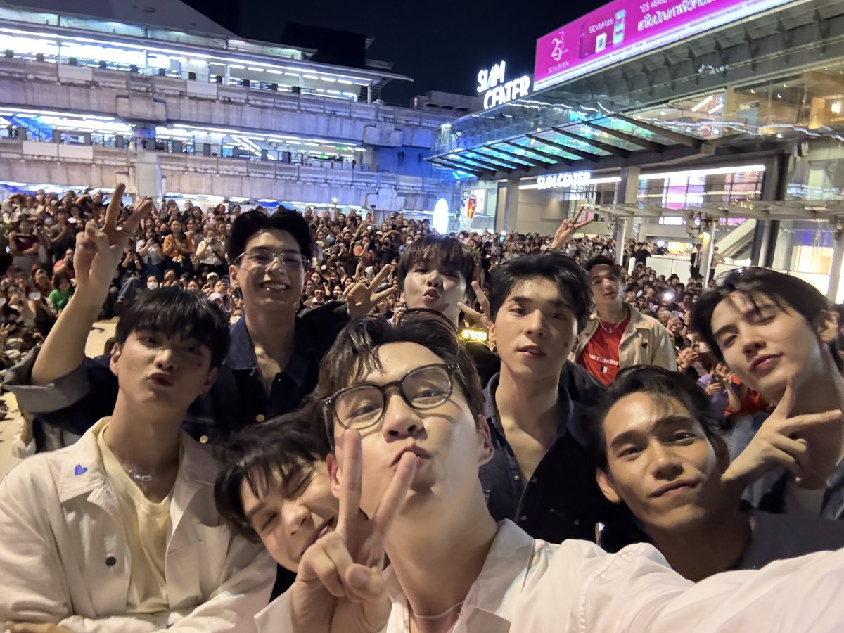 siam_center's tweet photo. เอาภาพนิ่งไปก่อนนน เดี๋ยวคลิปจะตามมา 🫶  ขอสัก 1 หัวใจ ♥️ เพื่อซัพพอร์ทแอดมินคนนี้หน่อยดั๊ยไหมคะ 😘

SIAM CENTER VDAY 4EVERYOU
#SiamCenterxFoureveryou

#SiamCenterXOXO #FriendofSiamCenter #FoureverYouProject
#cooheart #NgernOat #MaxkyBas #BeverTonliew #PieGolf
@FourEverProject @wabisabiTH