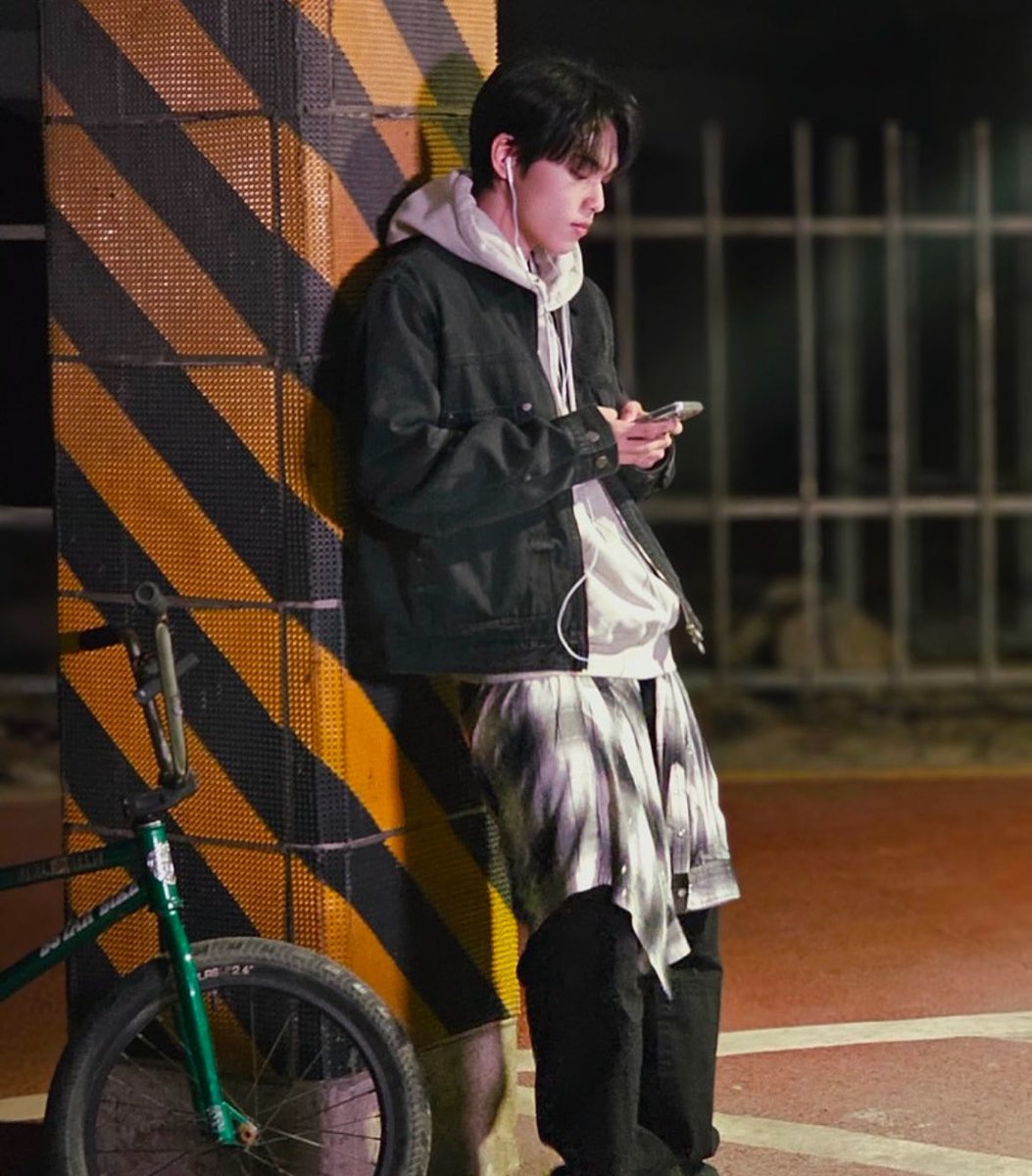 KickFlip_A_MARU's tweet photo. 彼氏感すごいんだけどさ、私の年齢になるとこのアマルさんは、無理やり迎えにこさせた弟。 https://t.co/PuQmRNWlCq
