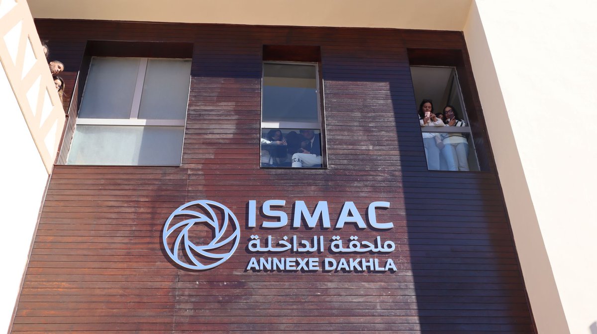 datirachida's tweet photo. 📍Dakhla | Dernière étape de cette journée dans le Sud du Maroc. 

👉 J'ai inauguré le lieu provisoire qui accueillera la nouvelle antenne de l'Institut supérieur des métiers de l'audiovisuel et du cinéma (ISMAC) à vocation panafricaine. 40 étudiants marocains et issus du continent africain y seront formés aux métiers du cinéma. 

👉 J'ai annoncé que @LeCNC serait au rendez-vous pour soutenir ce projet.