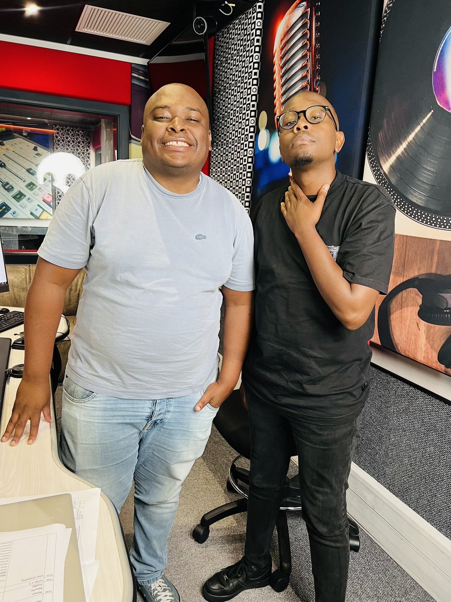 #Chooseday Edition with “Abafana abahle” on the #MiddayConnexion 

📻Who do you want to connect with namhlanje?

📞: 0861 596 596
📱: 078 934 2827
💻: gagasiworld.co.za

🎤: @djsonicsa <a href="/khayamthethwa/">Khaya Mthethwa</a>