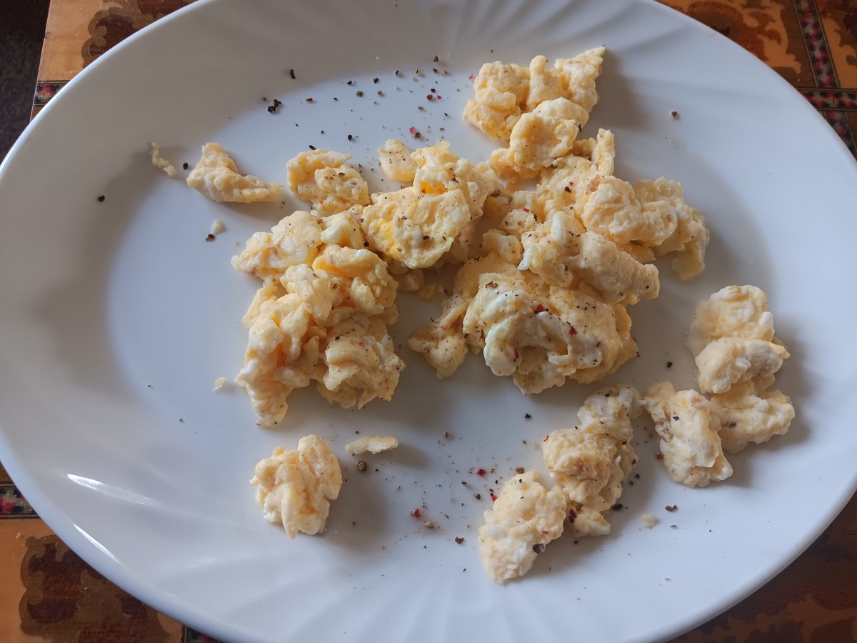 BigT_soprano's tweet photo. Scrambled egg, well peppered #ShitBreakfast https://t.co/eMe73CWXpc