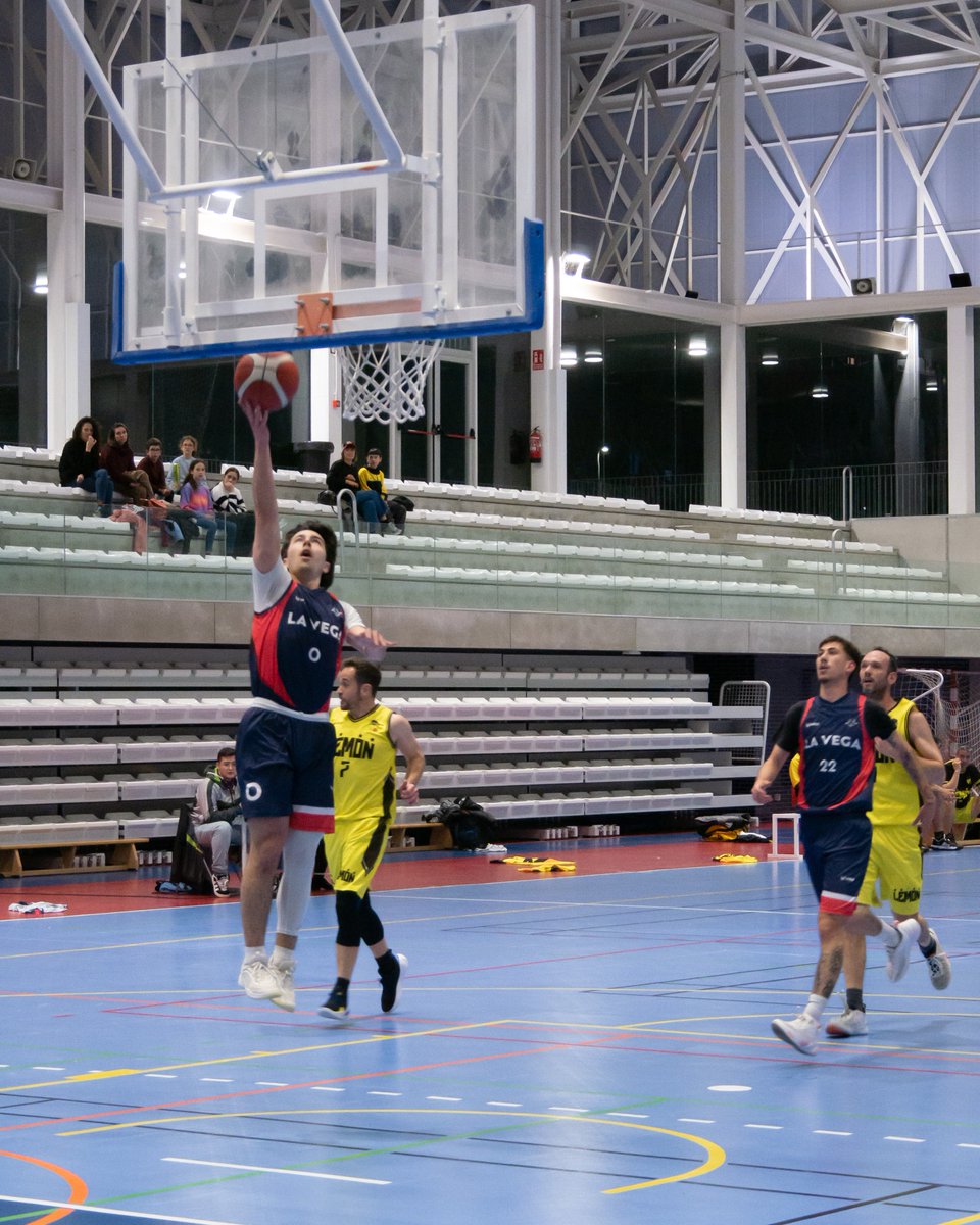 CB La Vega tweet media