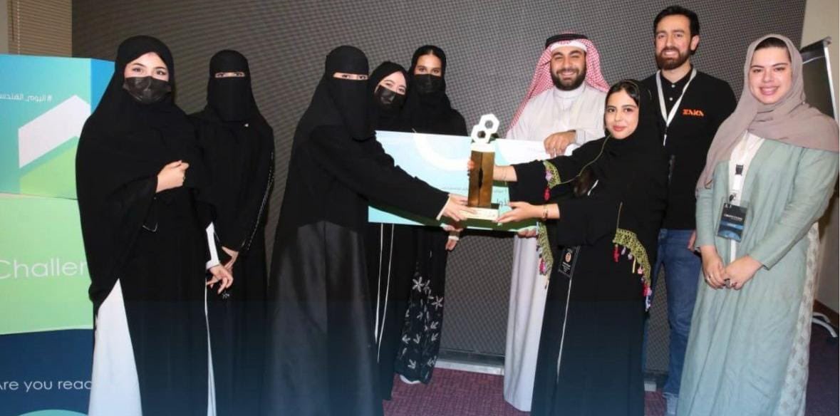 إنجاز |

تبارك #جامعة_جدة لقادة المستقبل من #كلية_علوم_وهندسة_الحاسب لحصولهم على مراكز متقدمة في مسابقة AI Competition ضمن فعاليات #اليوم_الهندسي ٢٠٢٥، الذي نظمته كلية الهندسة بجامعة الملك عبدالعزيز. 
 
🥇 المركز الأول
العنود صالح المكادي
سلمى نايف المطيري
نادين توفيق الصحفي
دانه