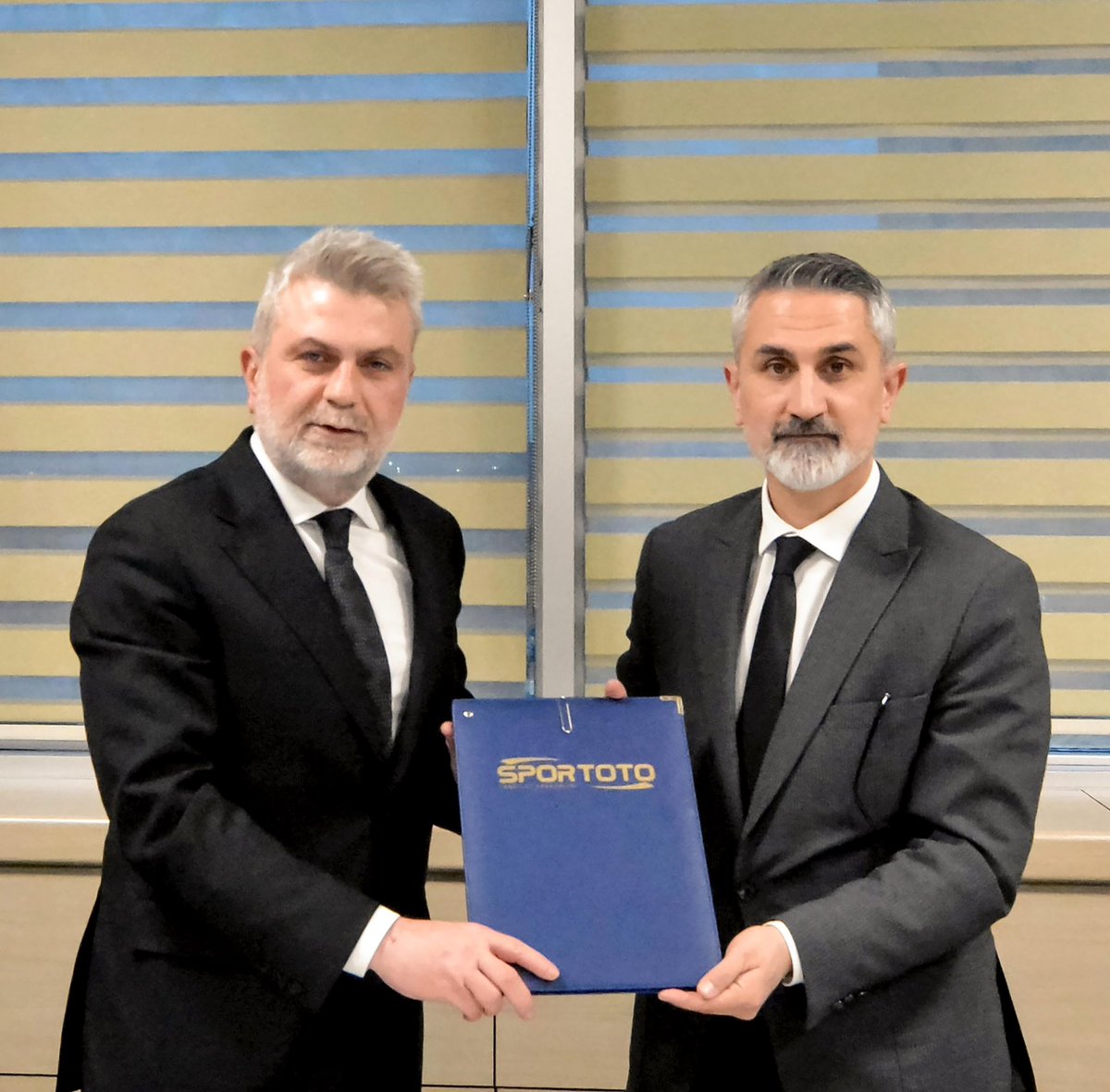 Spor Toto Teşkilat Başkanımız Mehmet Ata Öztürk’ü ziyaret ettik. 

✅Ebrar Sitesi ve bölgedeki yeni konut alanlarının sosyal donatı ihtiyaçlarını karşılamak adına 15 Temmuz Millet Bahçesini birçok dalda (futbol, basketbol, voleybol, tenis, golf) spor ve oyun alanlarının bulunduğu