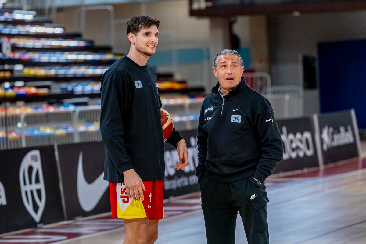 🇪🇸🚨ÚLTIMA HORA: Sergi Martínez <a href="/Sergimaco/">Sergi Martinez Costa</a> se incorpora a la concentración de la selección para las ventanas

<a href="/Eurobasket/">FIBA EuroBasket</a> || #Eurobasket

📸 <a href="/BaloncestoESP/">Baloncesto España</a>