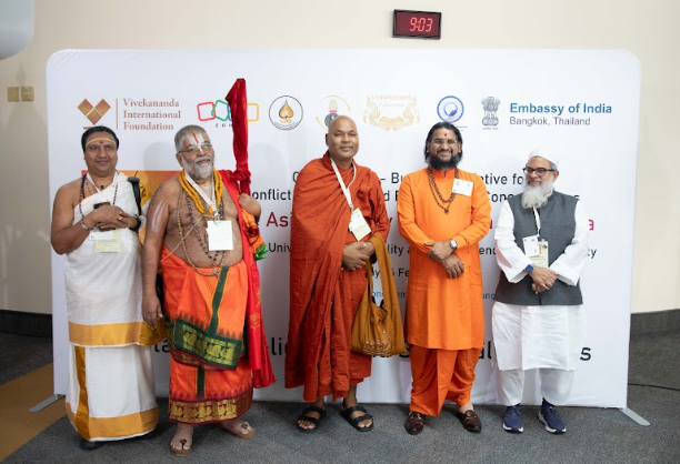 vifindia's tweet photo. Moments of Samvad IV: Global Hindu-Buddhist Initiative for #ConflictAvoidance and #EnvironmentConsciousness - The #AsianCentury of #Dharma #Dhamma, a Call for #UniversalResponsibility and #Interdependent Sustainability
@PMOIndia
@narendramodi
@sgurumurthy

#SamvadIV #HinduBuddhistDialogue #Dialogue #Peace #UNCCBangkok #Thailand
