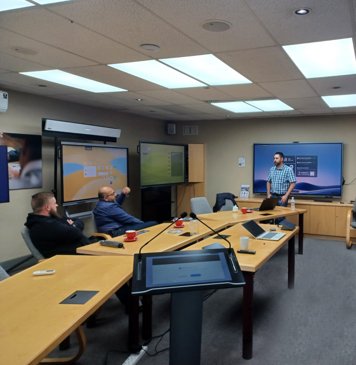 ElectrosonicSA's tweet photo. @cloudsolcomm’s Divesh Nathoo and Divan de Klerk joined Willie Kok and Thomas Greeff for a @MAXHUB_Global Microsoft Teams Rooms product update at our Experience Centre in Northcliff, Johannesburg. https://t.co/hXgwl7qP3T