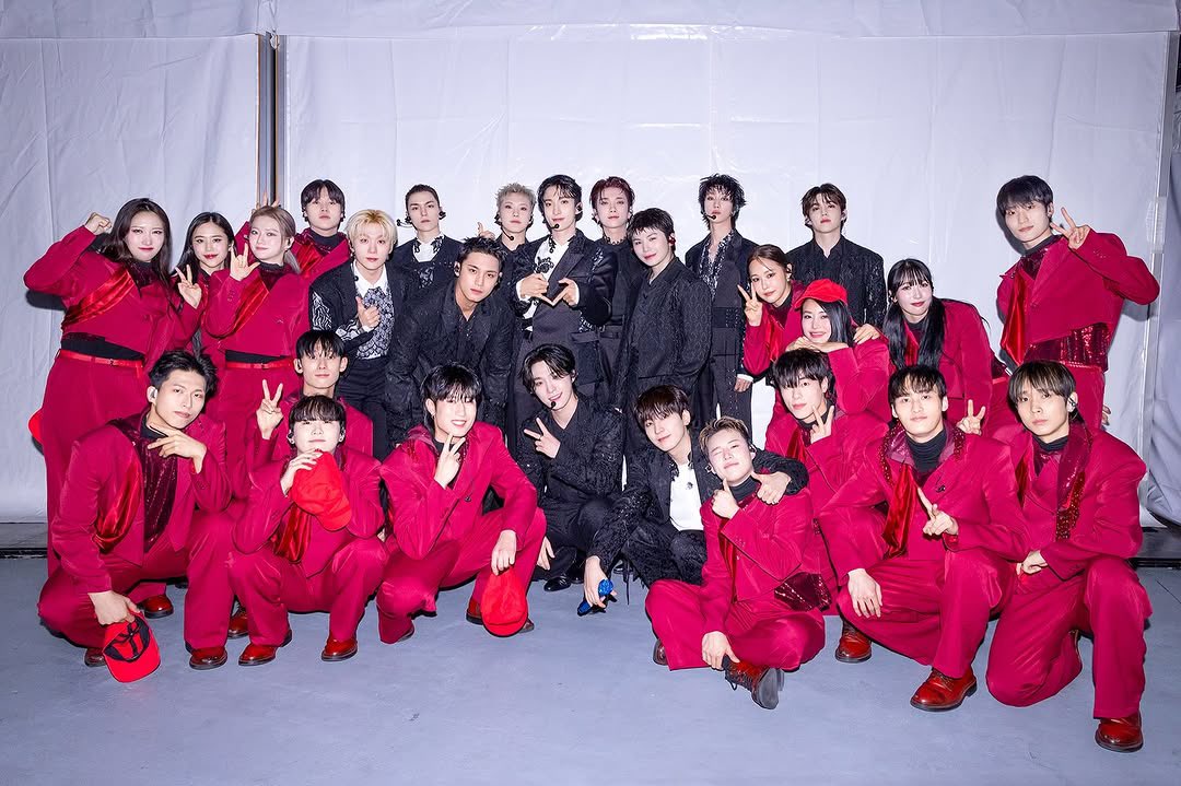 sounds_of_cheol's tweet photo. team svt ❤️ https://t.co/XNOQUnuY5Y