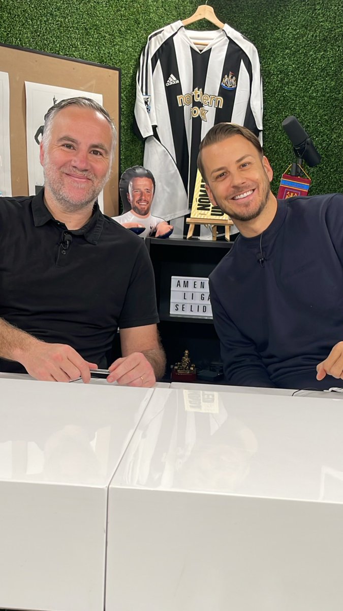 Los niños sonríen.

Hoy es un día grande, vuelve al canal el amigo de todos.