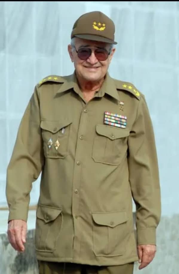 El 18 de febrero de 1936, nació el general de cuerpo de ejército Julio Casas Regueiro.
Hombre de un pensamiento económico probado y exitoso, fiel, disciplinado y trabajador incansable.
#SiempreAntimperialista