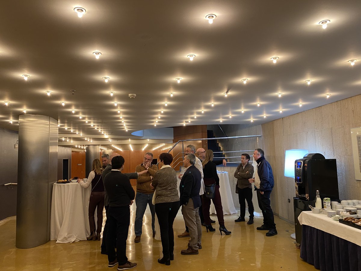 ☕️ ¡Café en mano e ideas en marcha!

Porque los mejores debates sobre facturación electrónica e IA también necesitan su dosis de cafeína.

¿Todos listos para el networking? 🤔

Seguimos en Castellón con esta jornada exclusiva para despachos profesionales. 

#TransformacionDigital