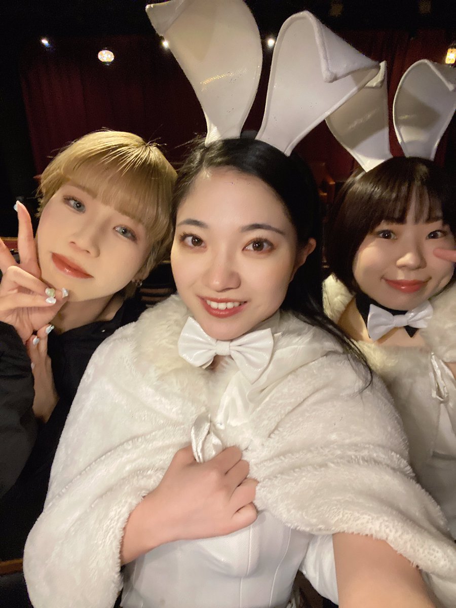 WhiteMartiniCL's tweet photo. ホワマニ本日もオープンしております🐰

  逢える時に会いに来てください⭐️

＃ダンス　＃ダンサー　＃バニー ＃バニーガール https://t.co/1gWTDN1AeE