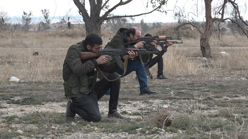 YpgInt's tweet image. ✌️🇱🇹Revolutionary Peoples' War🇱🇹✌️
Over 20 members of the civil Institutions of the Autonomous Administration are preparing themselves according to the call for total mobilization.
#WeAreSDF #DefendRojava
