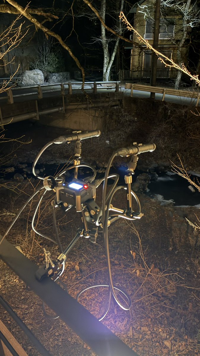 yotto112's tweet photo. 急遽PAの人たちと軽井沢行ってるんすよ、まあ川の音撮りますよね一旦 https://t.co/FfGW4JtviX
